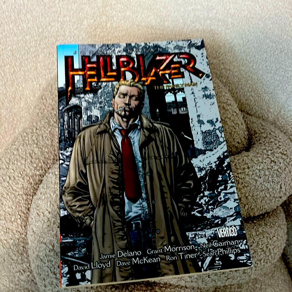 John Constantine HellBlazer the family Man paper back